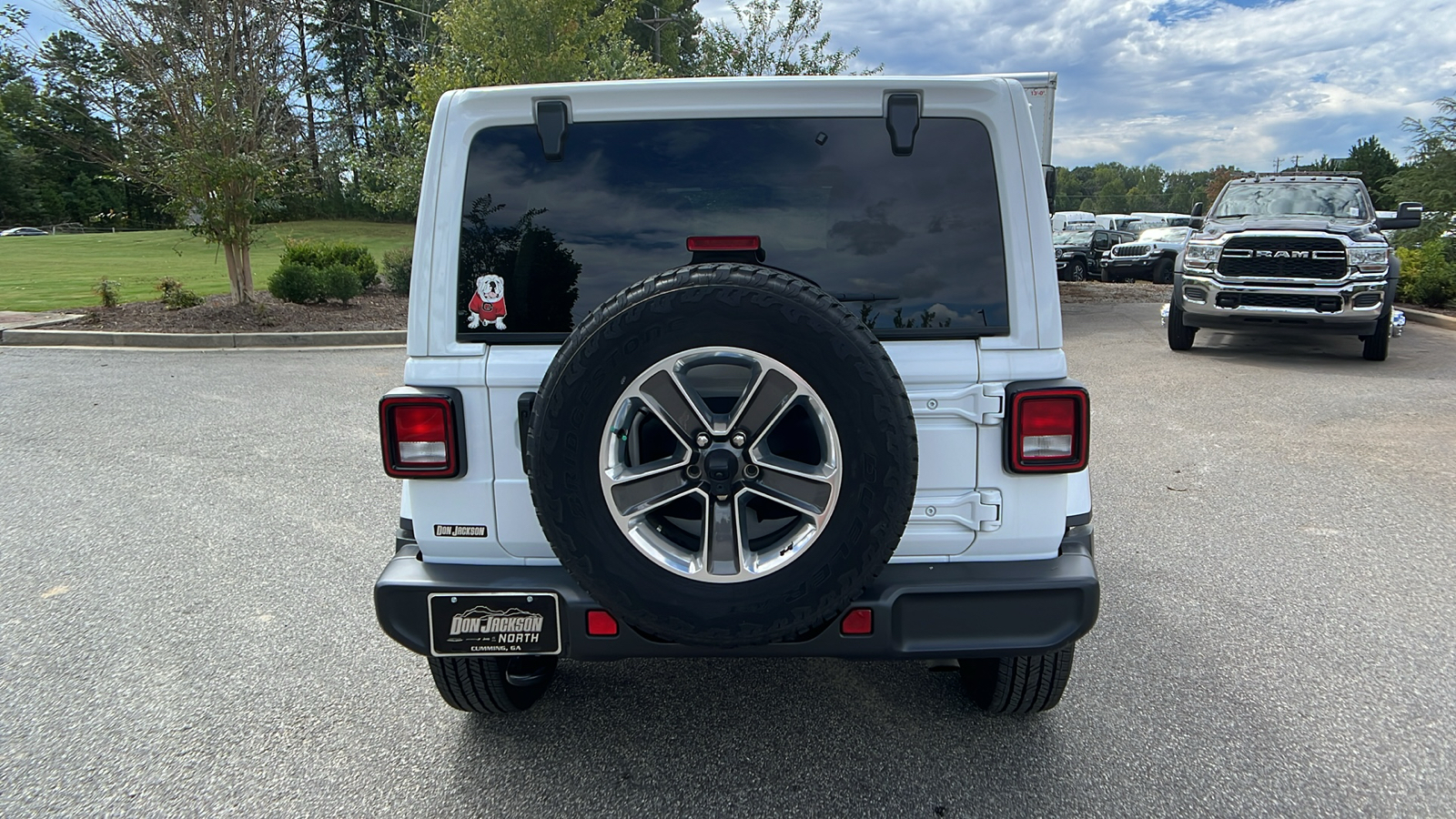 2023 Jeep Wrangler Sahara 6