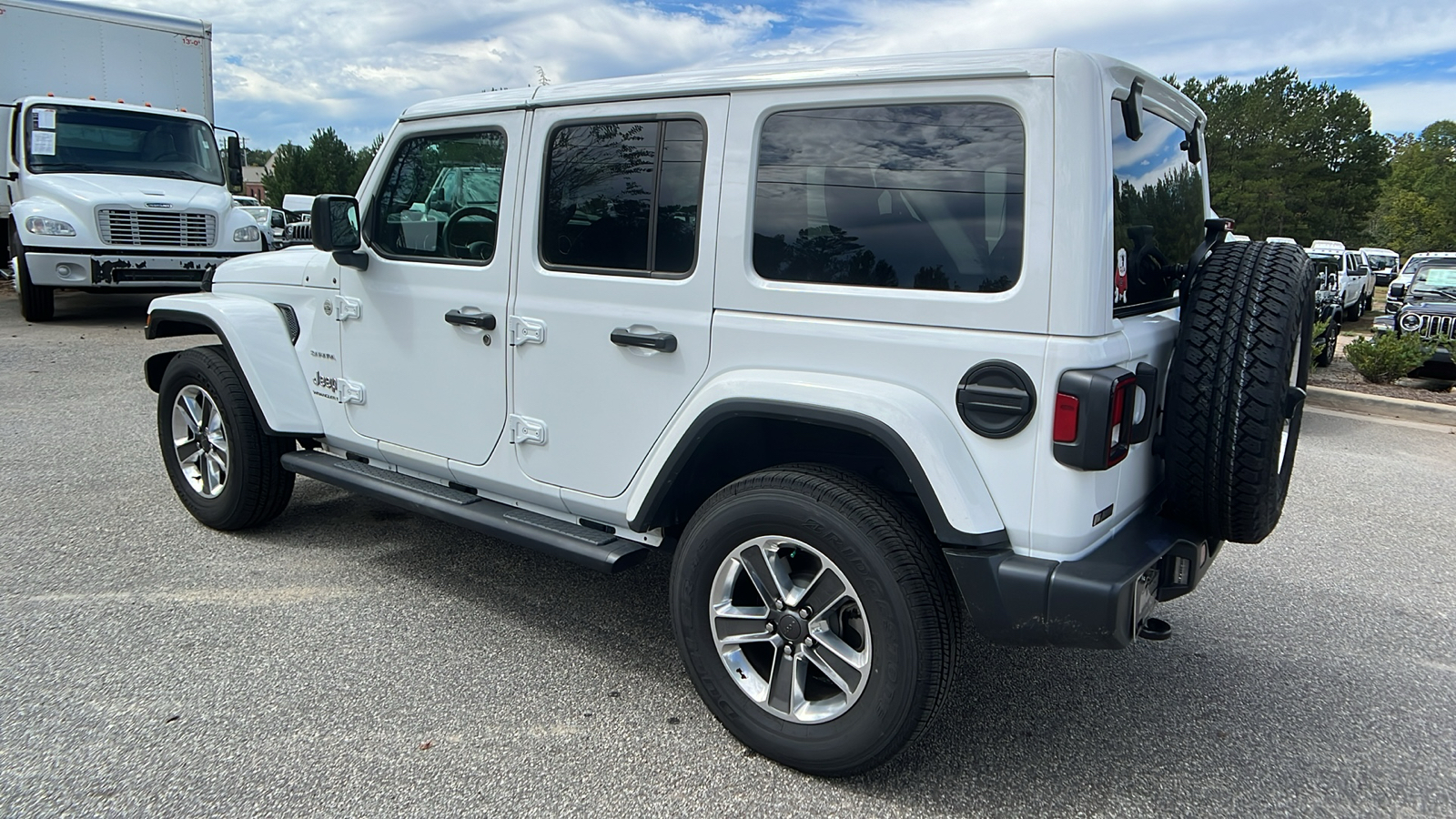 2023 Jeep Wrangler Sahara 7