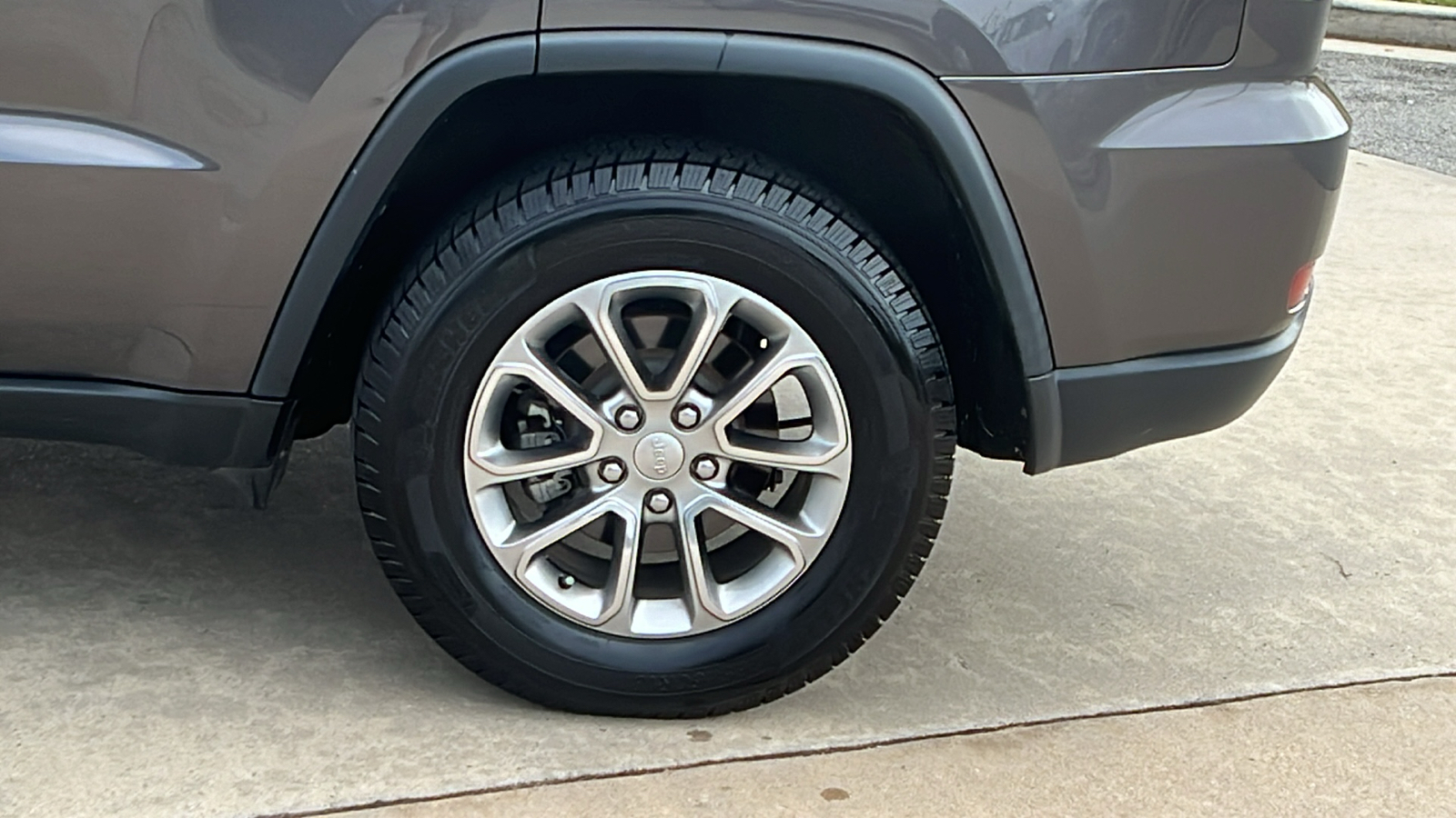 2015 Jeep Grand Cherokee Limited 9