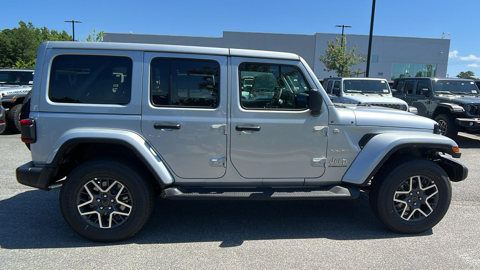 2024 Jeep Wrangler Sahara 4