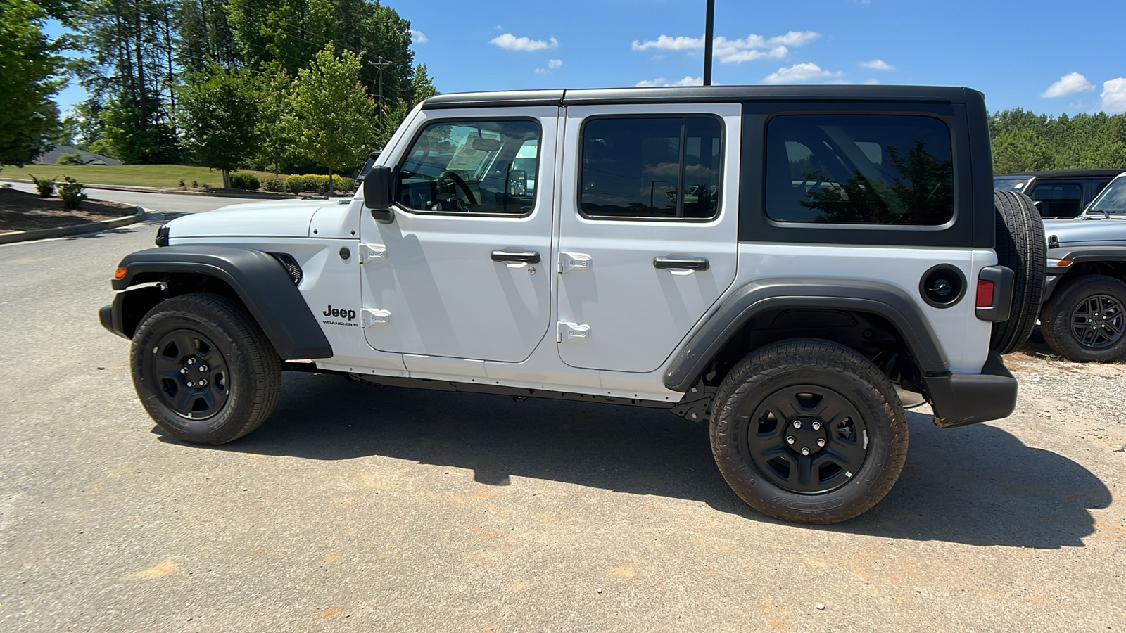 2024 Jeep Wrangler Sport 8