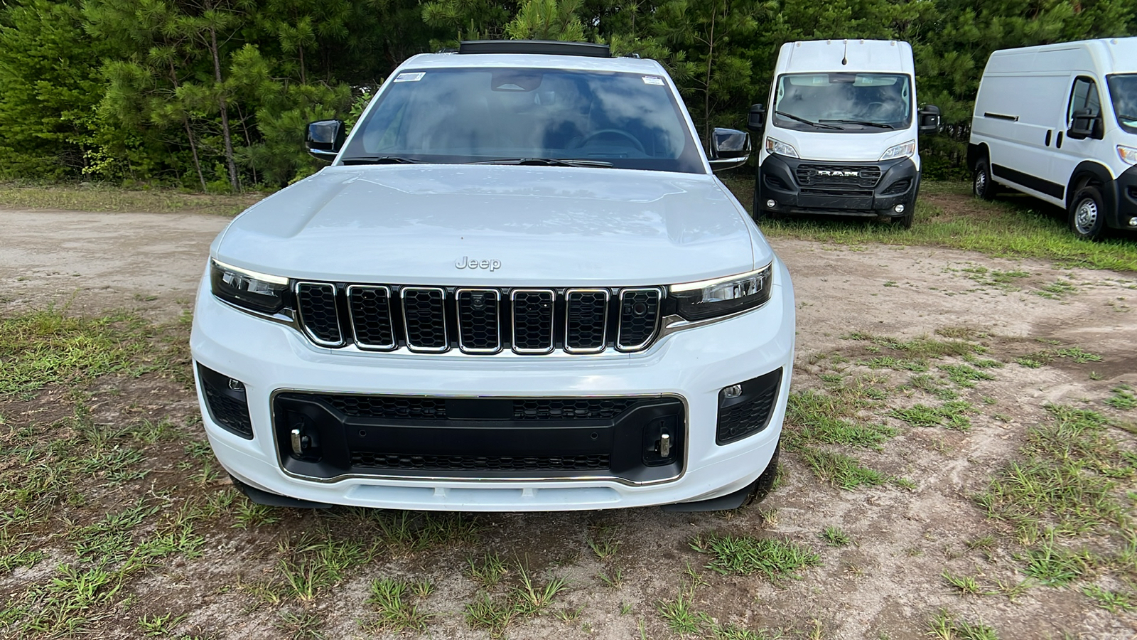 2024 Jeep Grand Cherokee L Overland 2