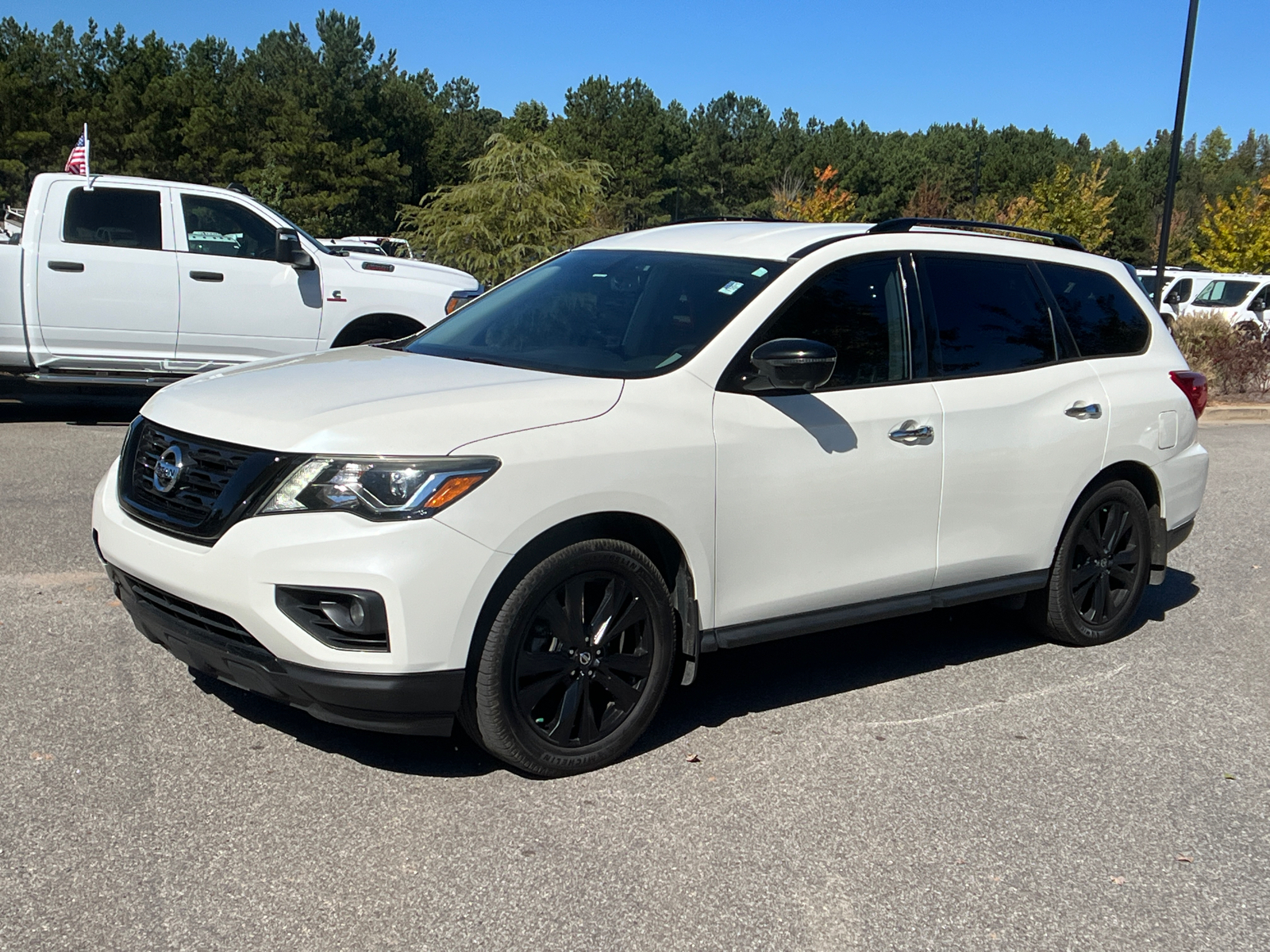 2018 Nissan Pathfinder SL 1