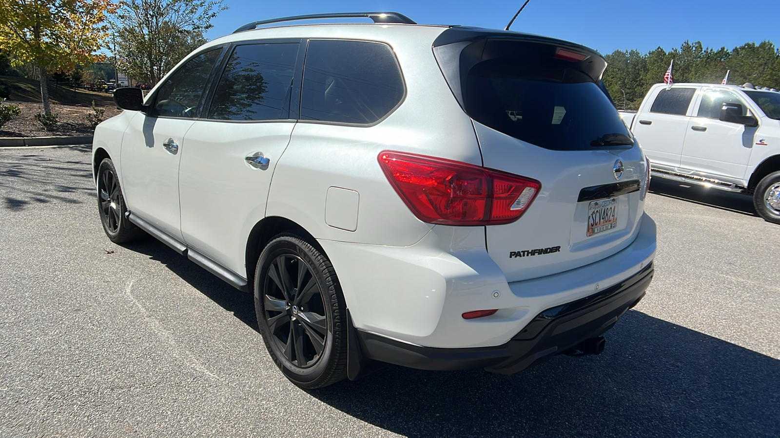 2018 Nissan Pathfinder SL 7