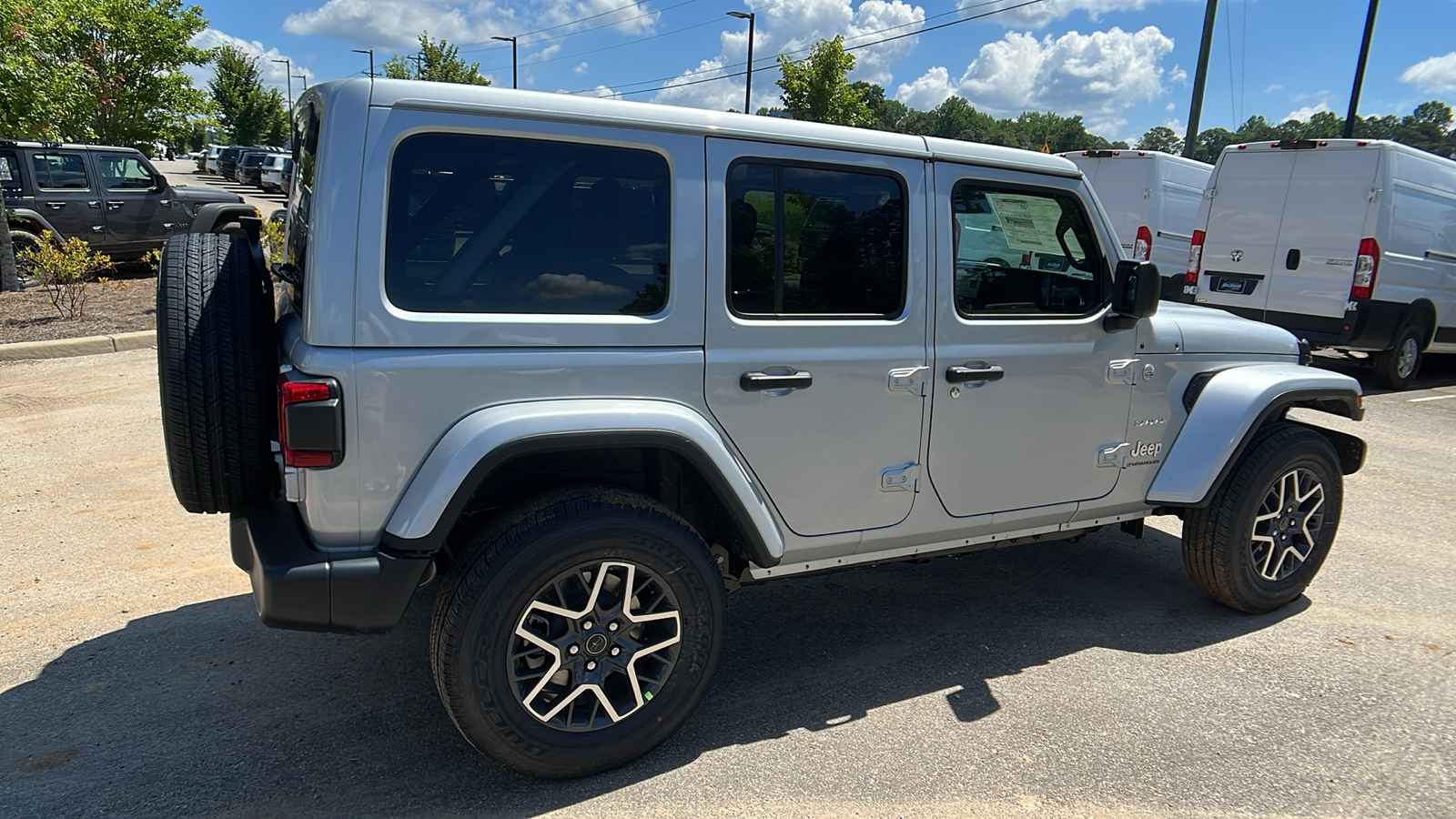 2024 Jeep Wrangler Sahara 5