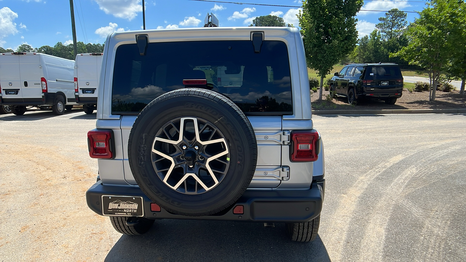 2024 Jeep Wrangler Sahara 6