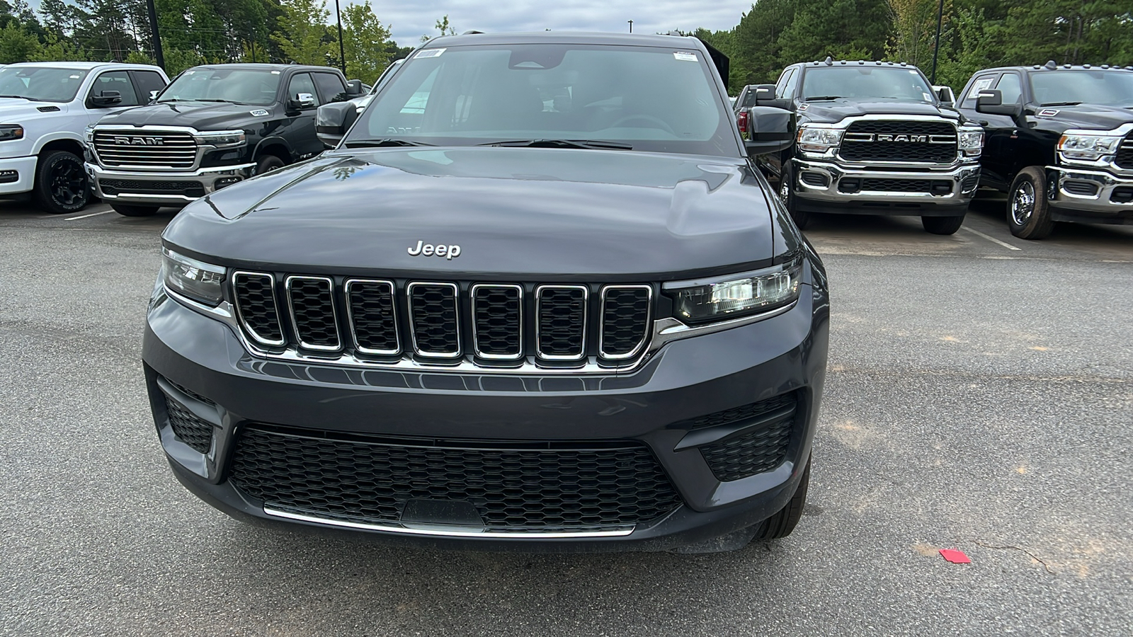 2024 Jeep Grand Cherokee Laredo X 2