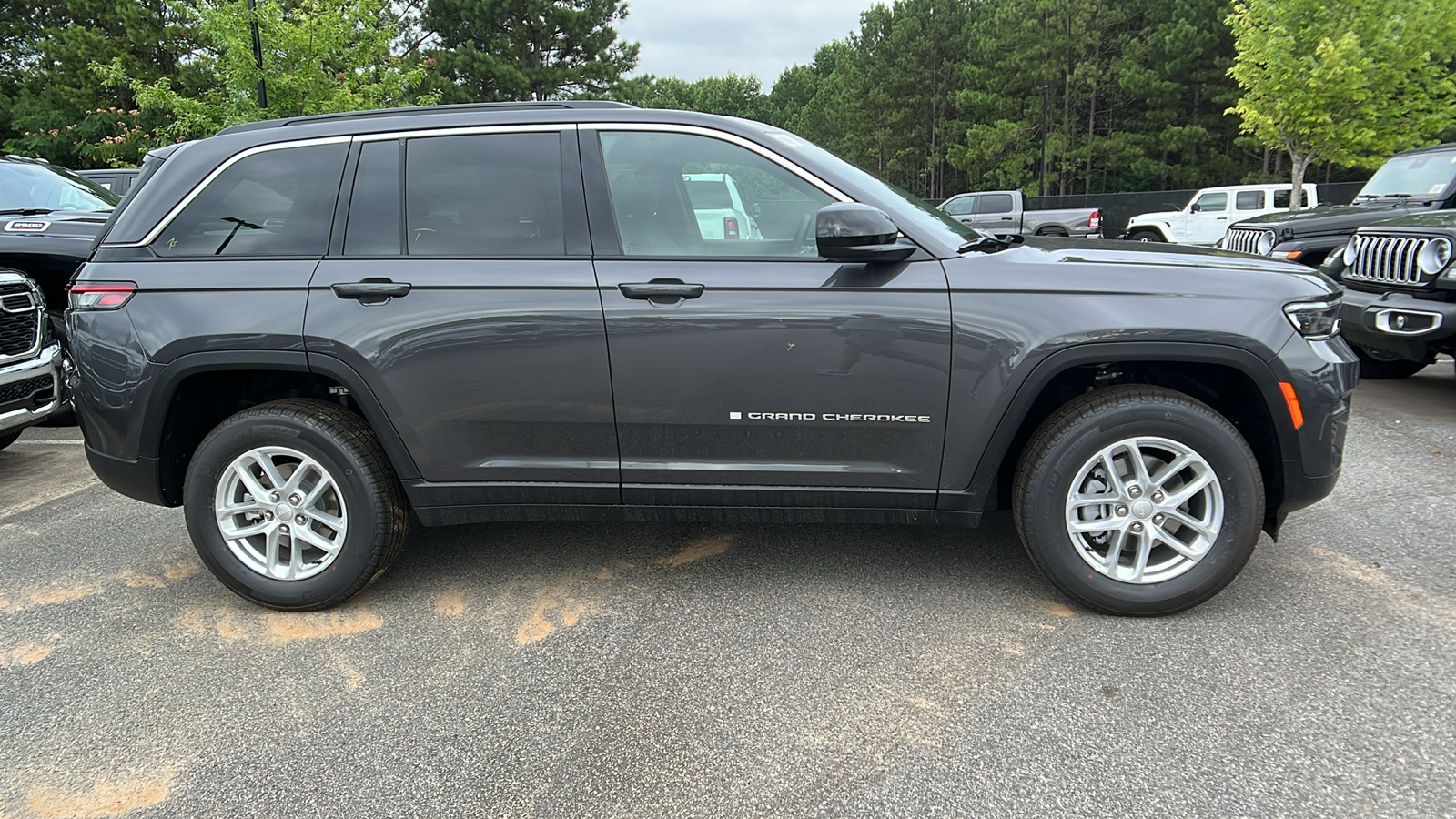 2024 Jeep Grand Cherokee Laredo X 4