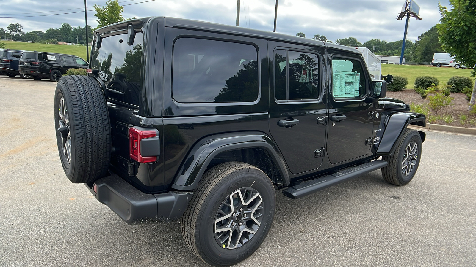 2024 Jeep Wrangler Sahara 5