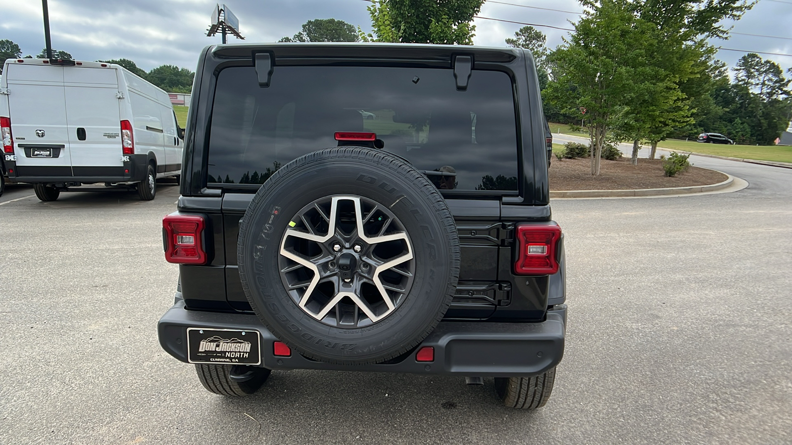 2024 Jeep Wrangler Sahara 6