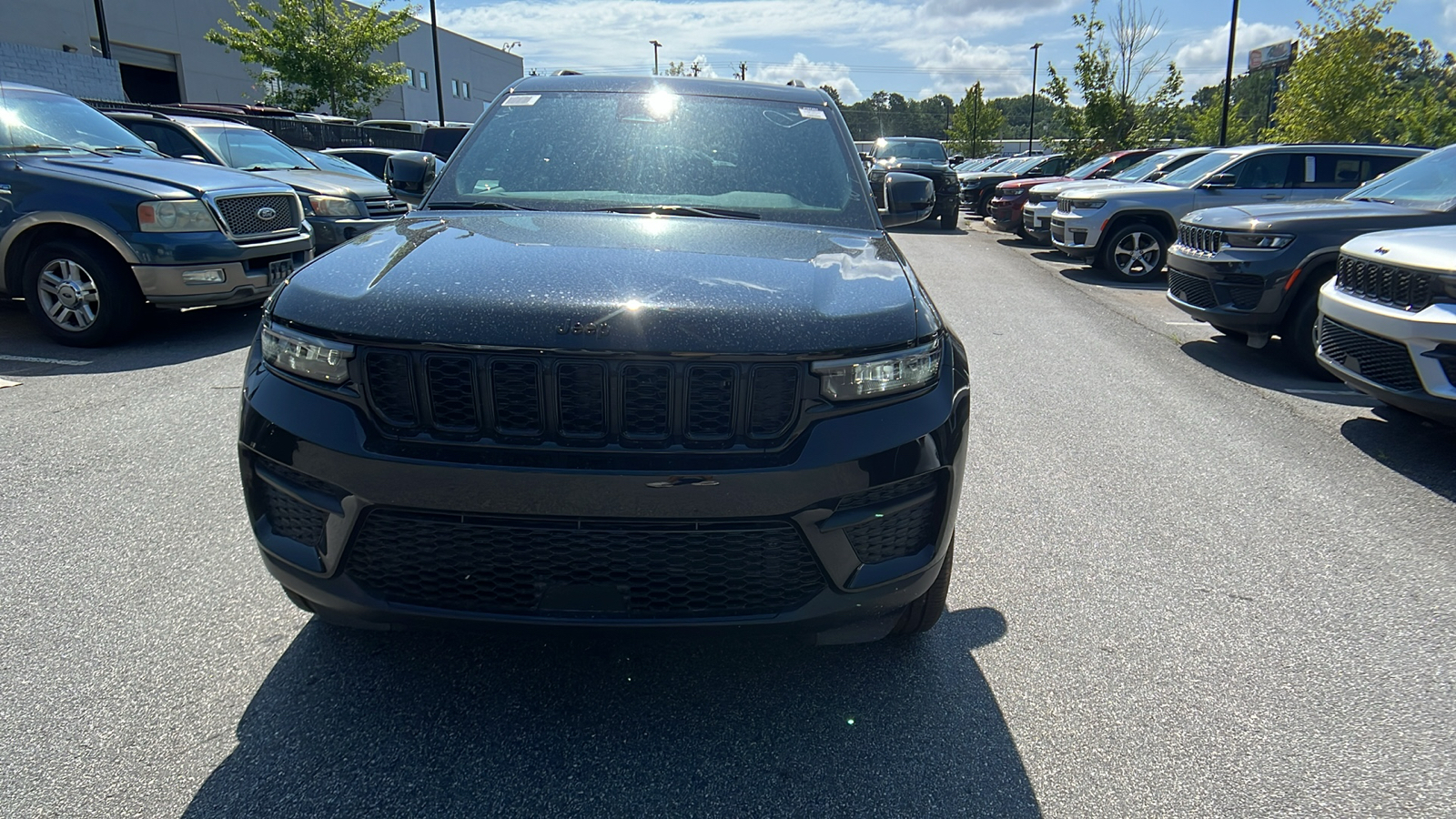 2024 Jeep Grand Cherokee Altitude 2