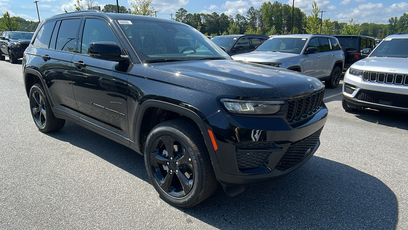 2024 Jeep Grand Cherokee Altitude 3