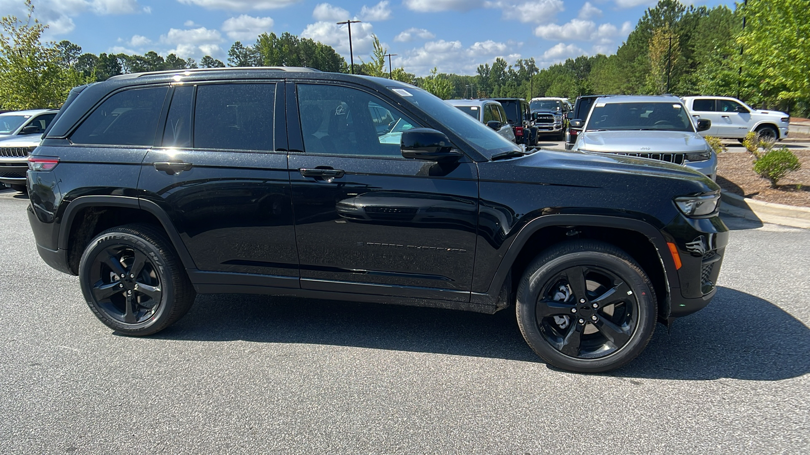 2024 Jeep Grand Cherokee Altitude 4