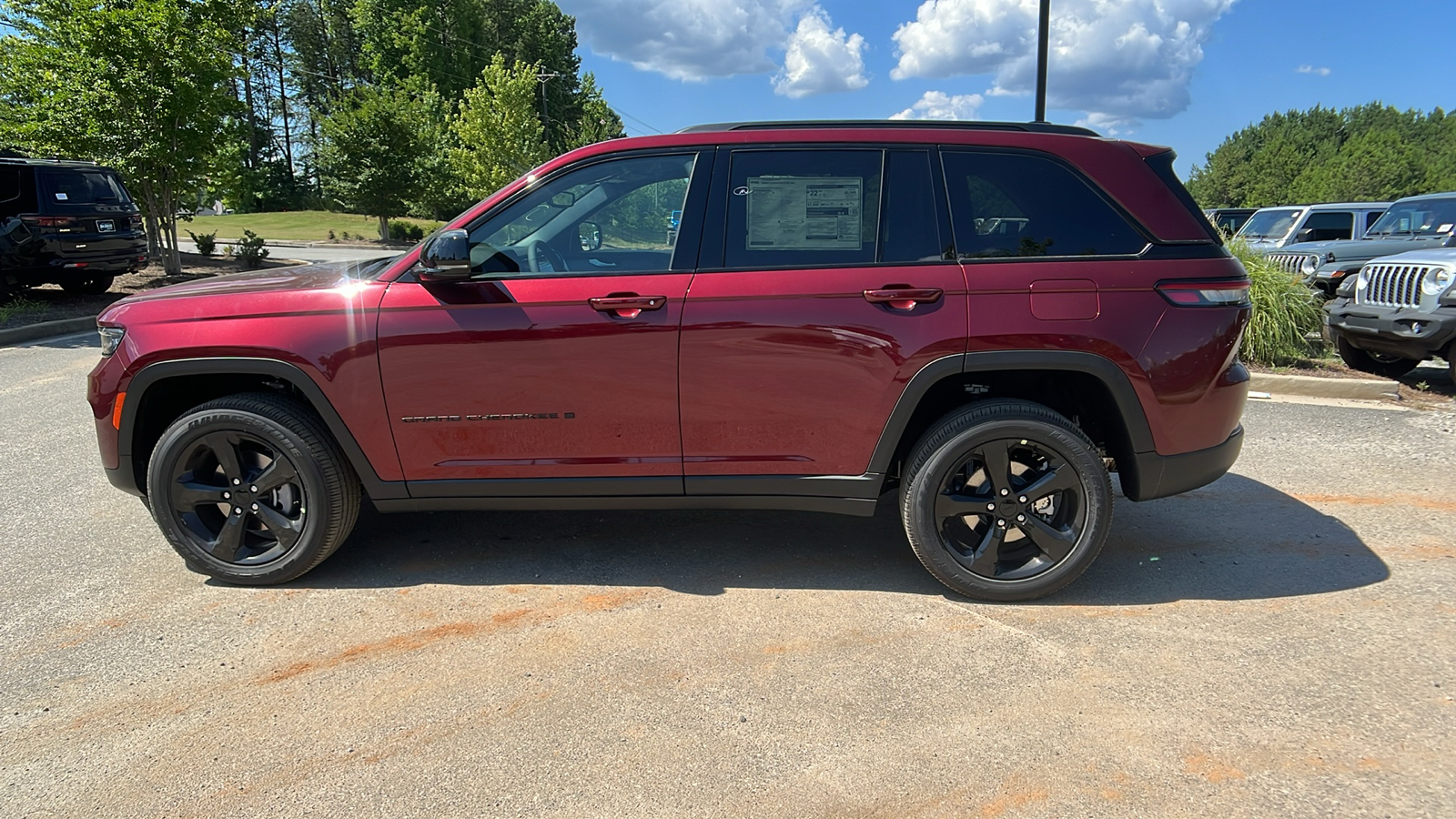 2024 Jeep Grand Cherokee Altitude 8