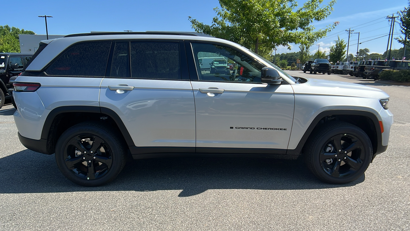 2024 Jeep Grand Cherokee Altitude 4