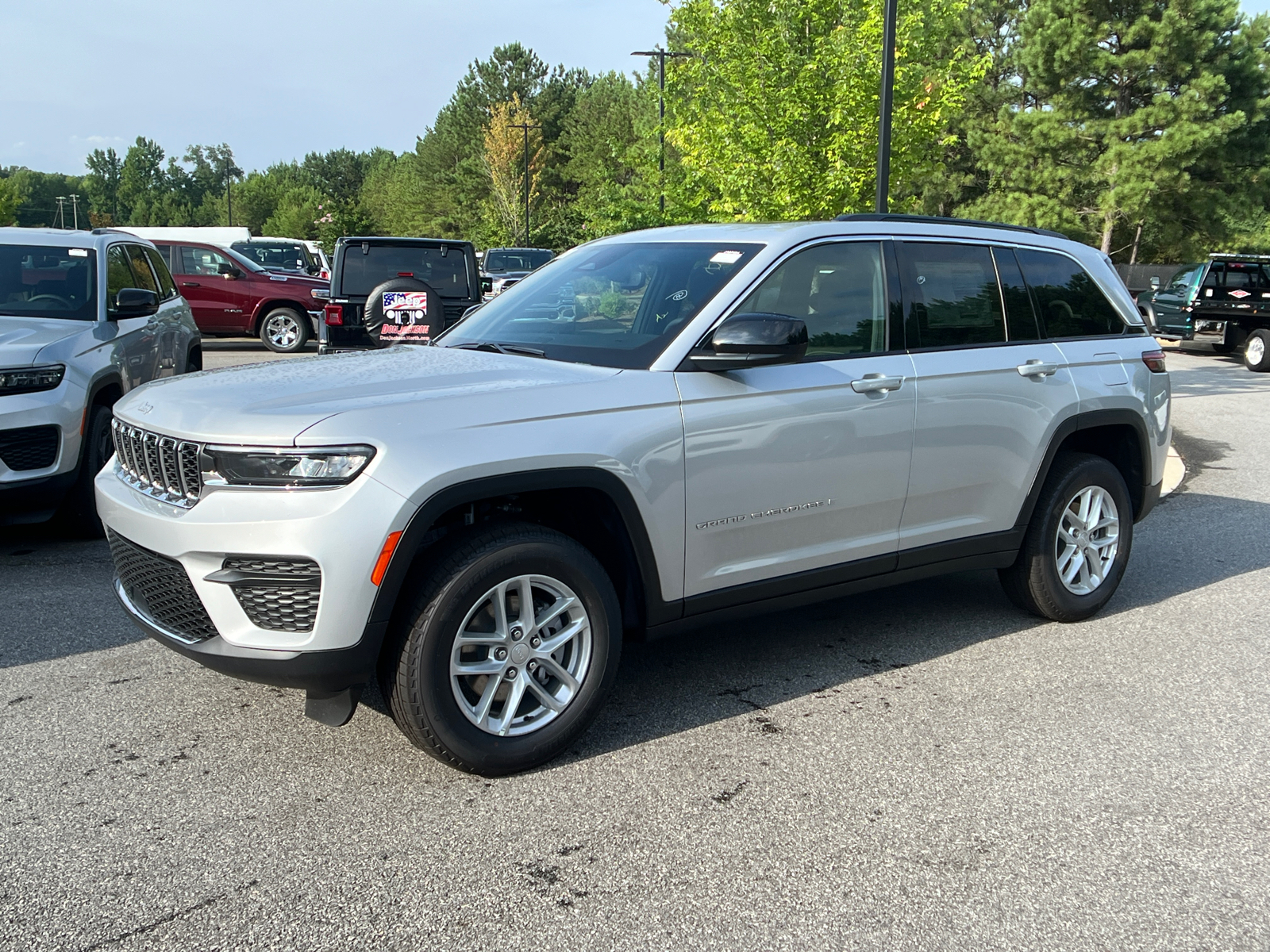 2024 Jeep Grand Cherokee Laredo X 1