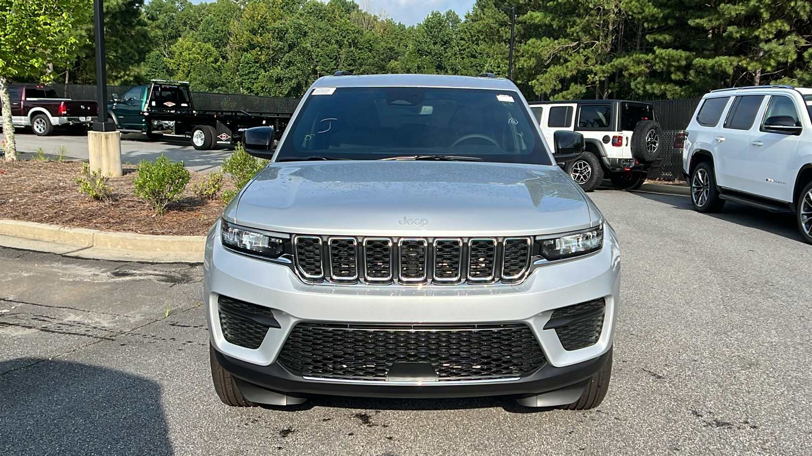 2024 Jeep Grand Cherokee Laredo X 2