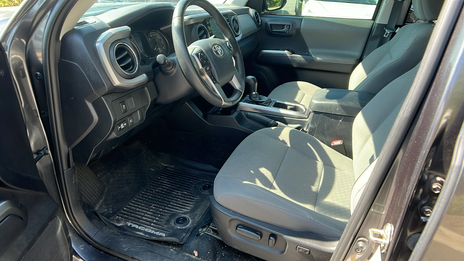 2020 Toyota Tacoma 2WD SR5 12