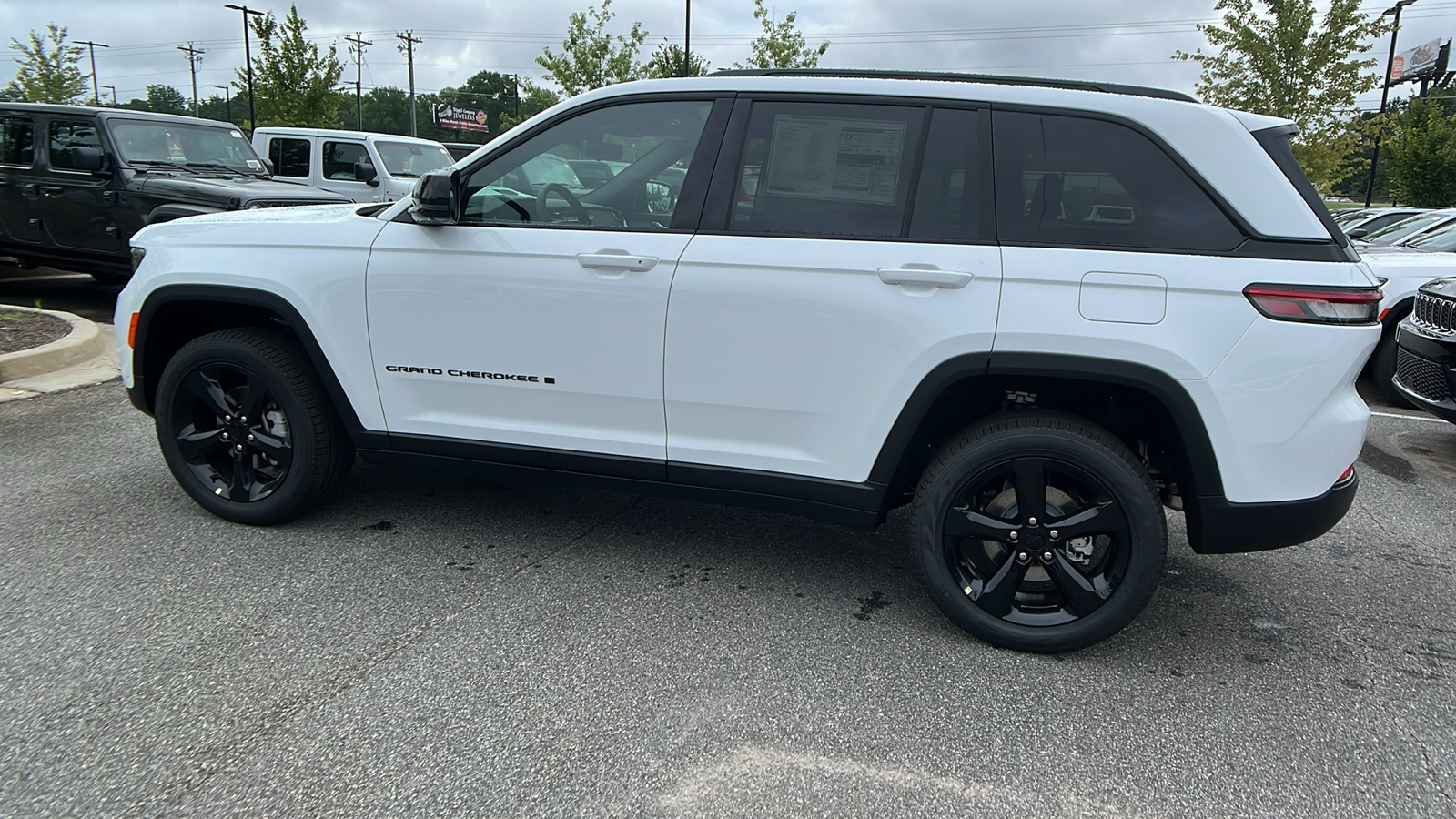 2024 Jeep Grand Cherokee Limited 8