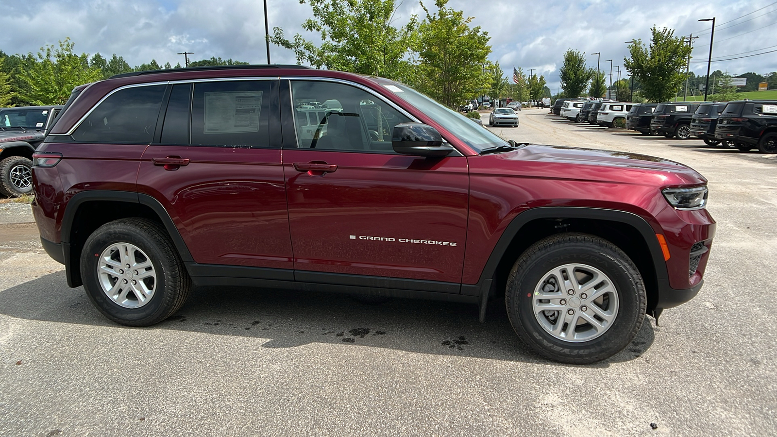 2024 Jeep Grand Cherokee Laredo 4