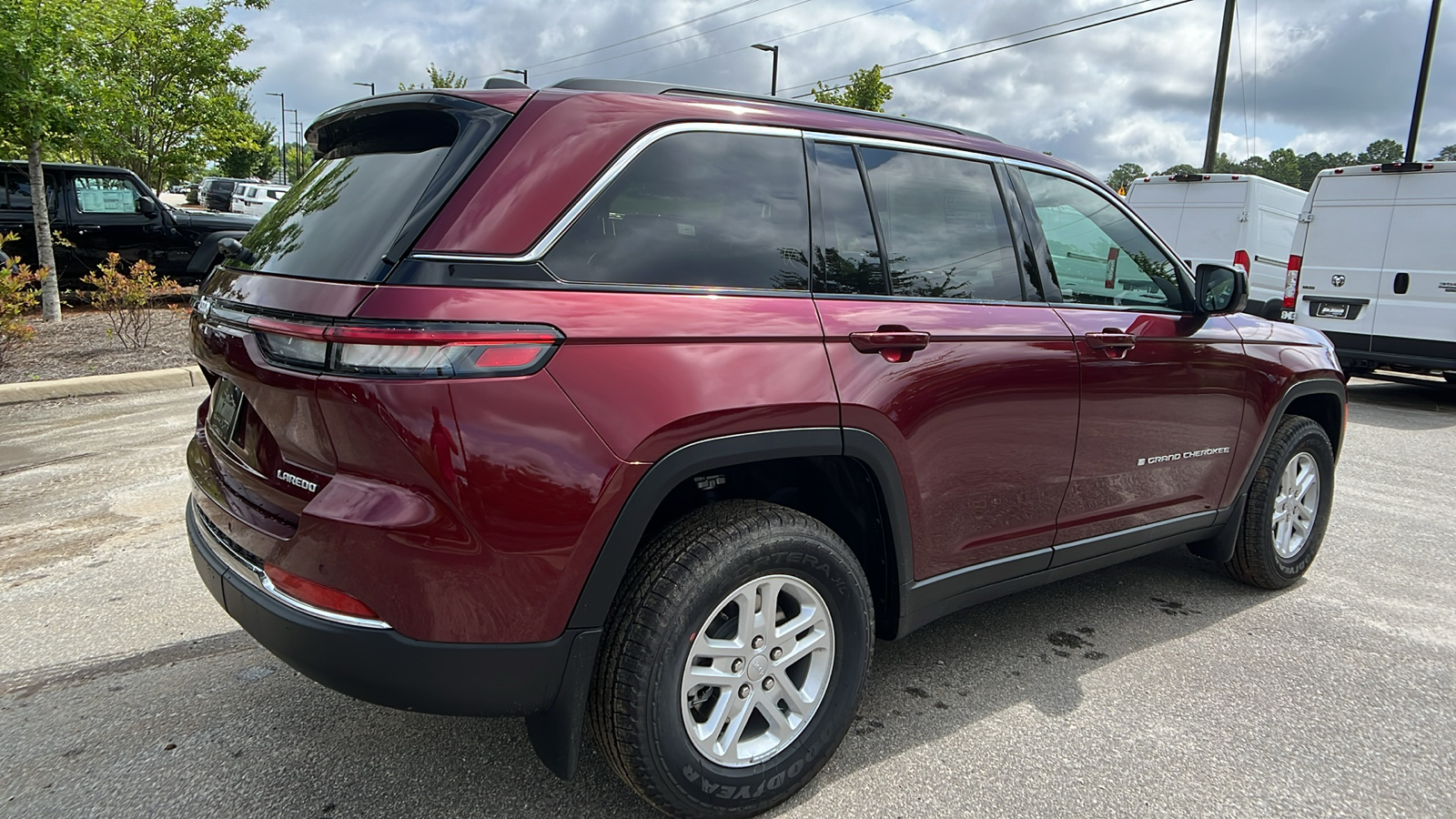 2024 Jeep Grand Cherokee Laredo 5