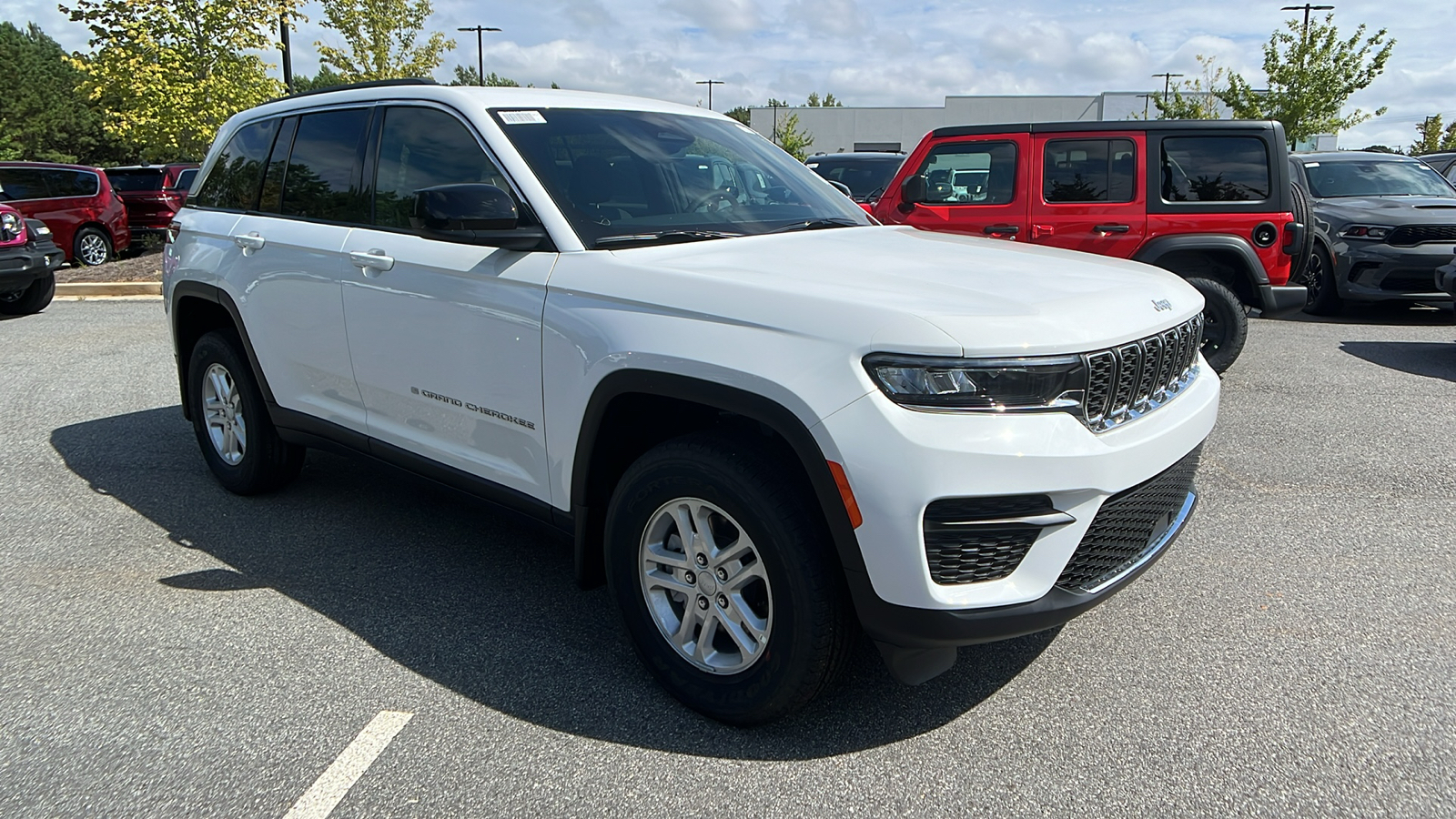 2024 Jeep Grand Cherokee Laredo 3