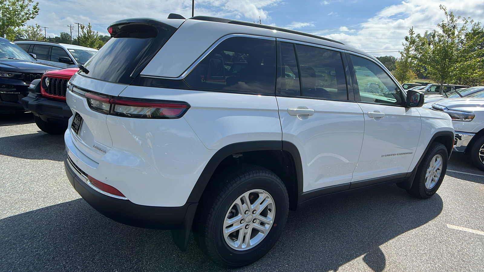 2024 Jeep Grand Cherokee Laredo 5