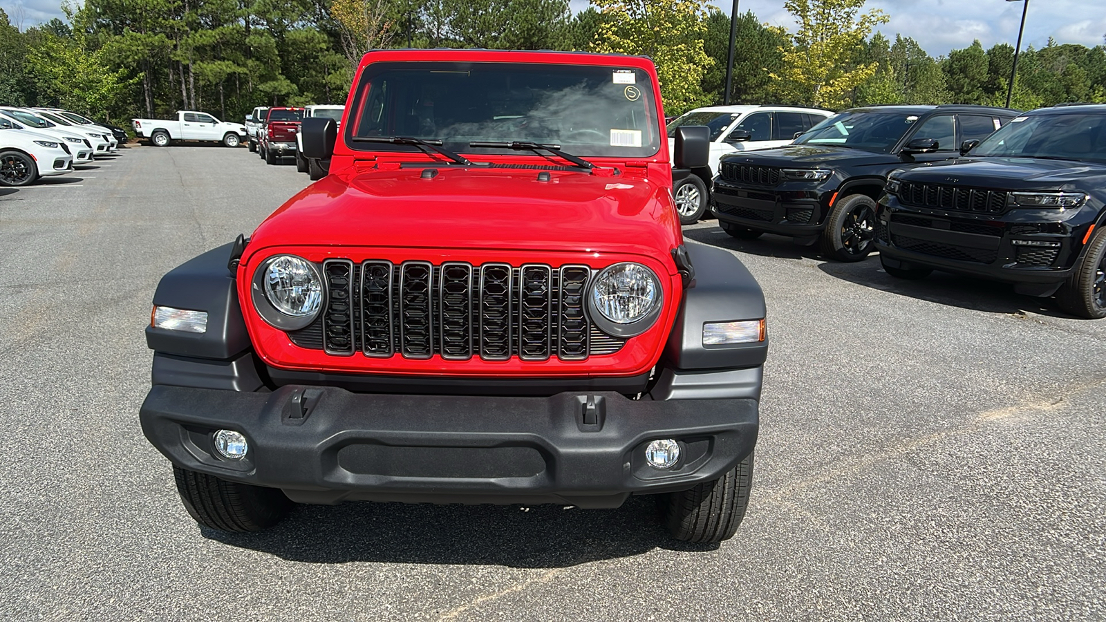 2024 Jeep Grand Cherokee Laredo 23