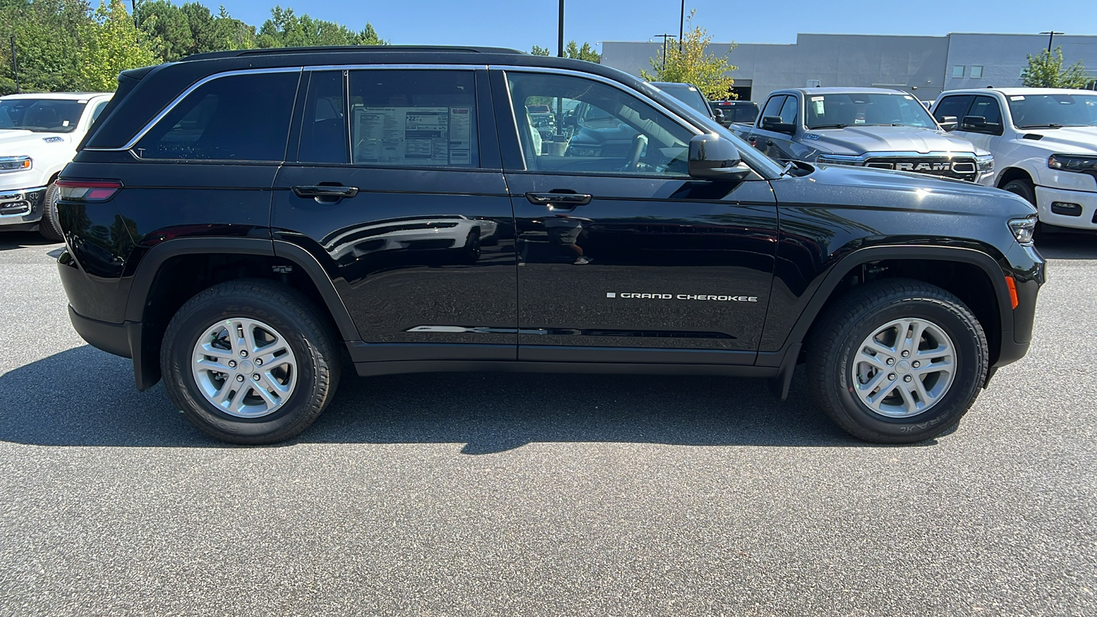 2024 Jeep Grand Cherokee Laredo 4