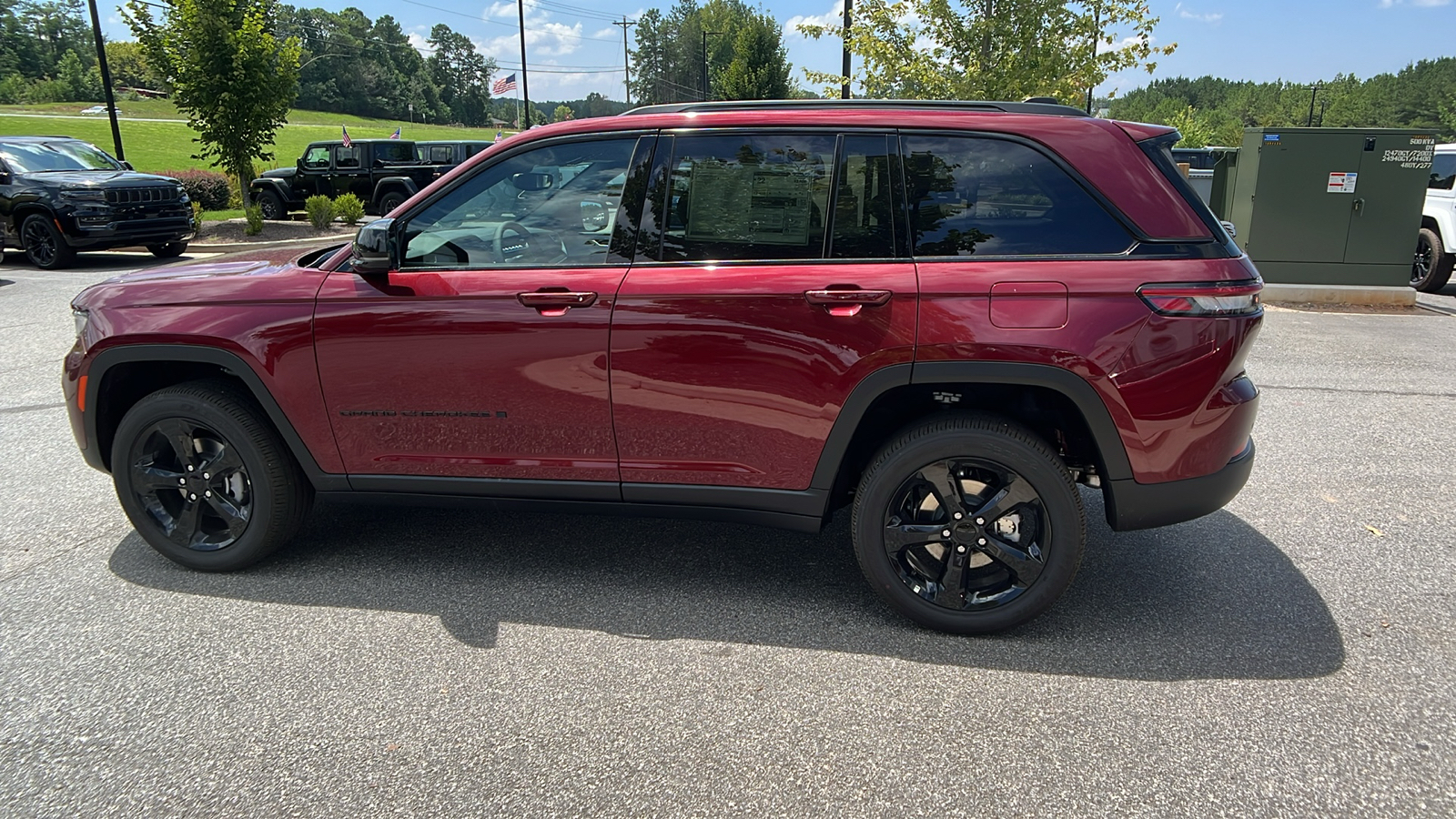 2024 Jeep Grand Cherokee Altitude X 8