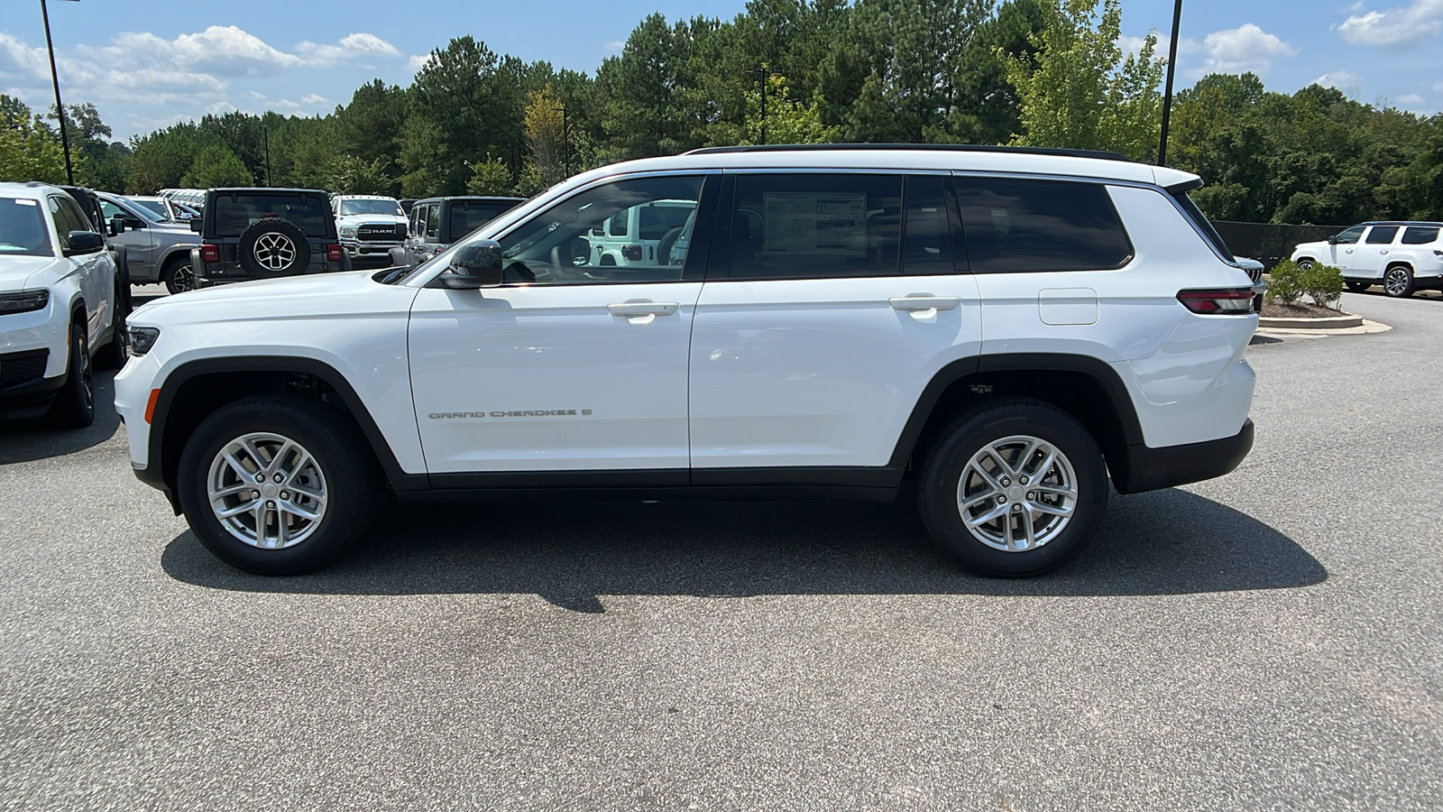 2024 Jeep Grand Cherokee L Laredo X 8