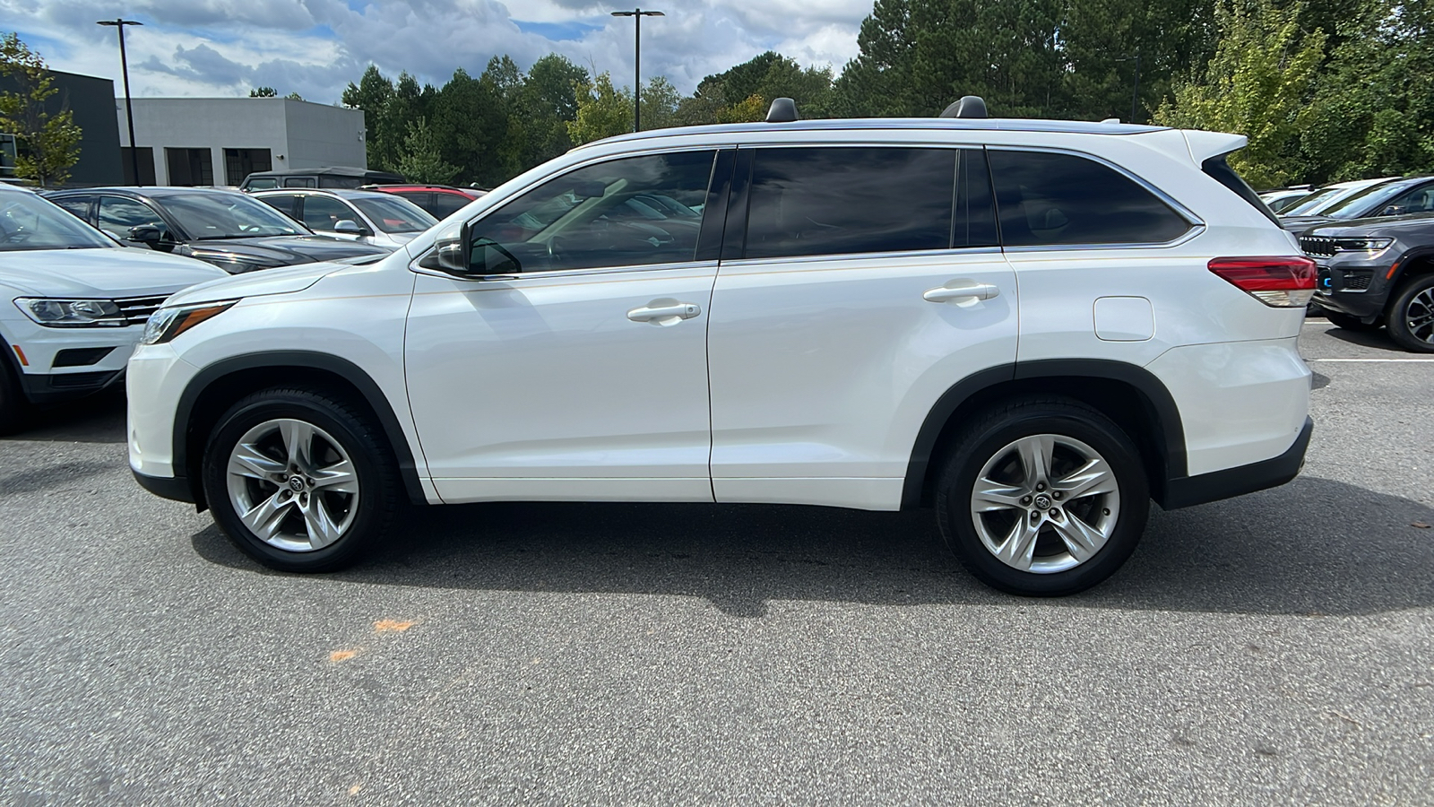 2017 Toyota Highlander Limited 8