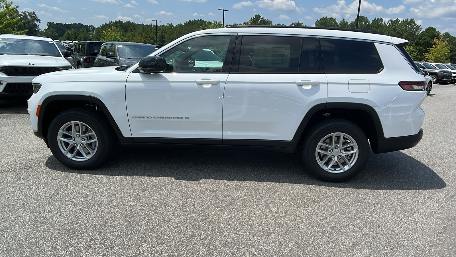 2024 Jeep Grand Cherokee L Laredo X 8