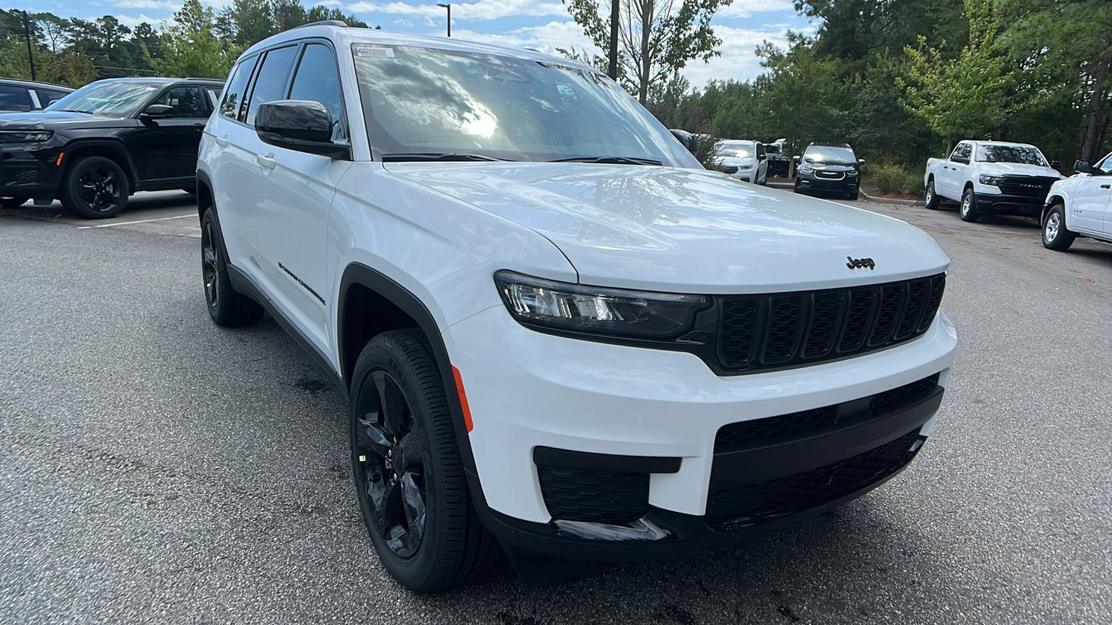 2024 Jeep Grand Cherokee L Altitude X 3