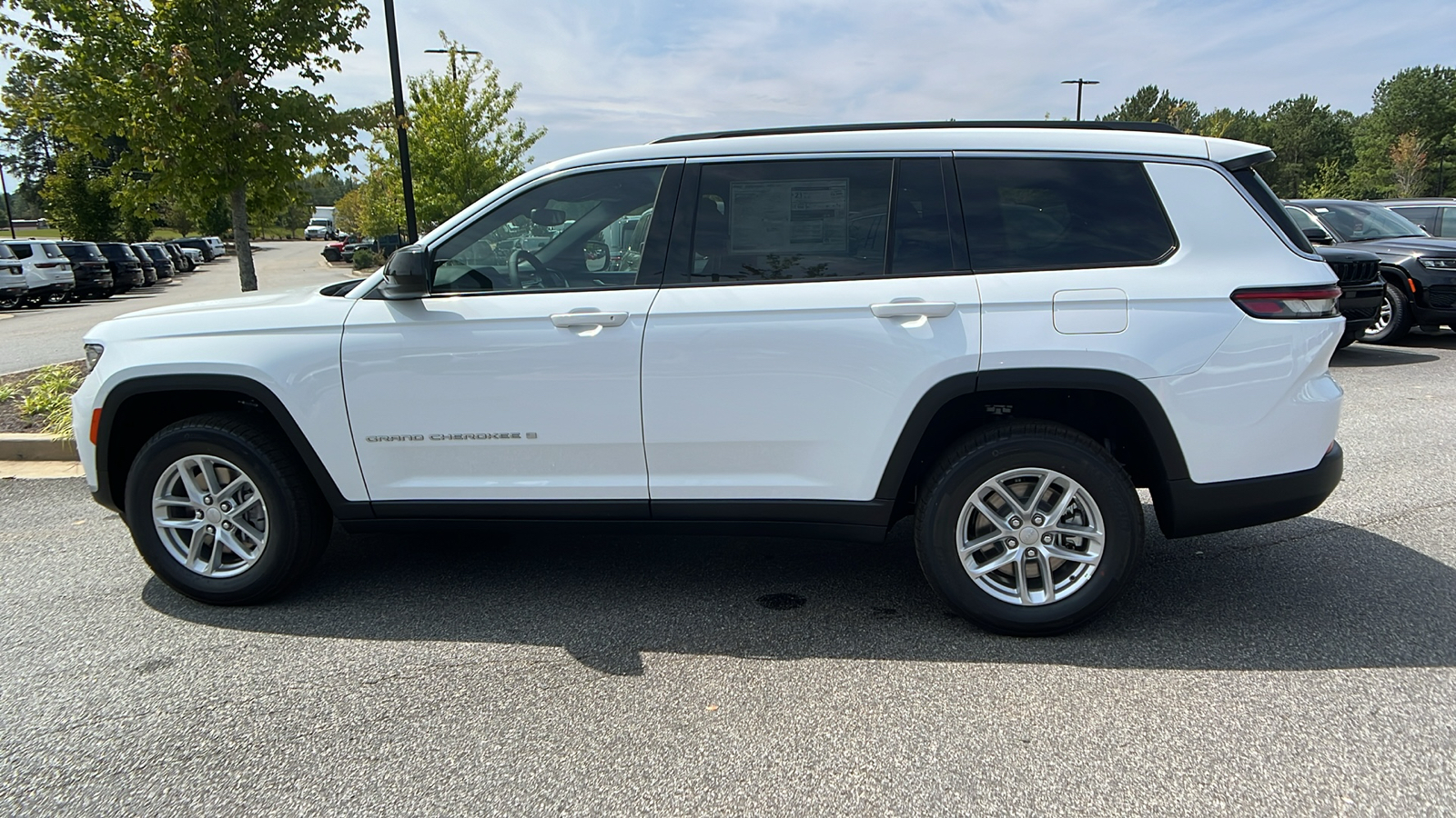 2024 Jeep Grand Cherokee L Laredo X 8