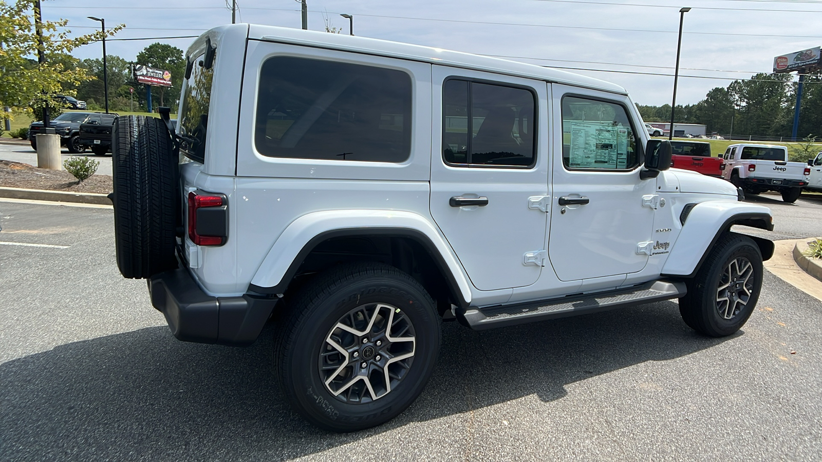 2024 Jeep Wrangler Sahara 5