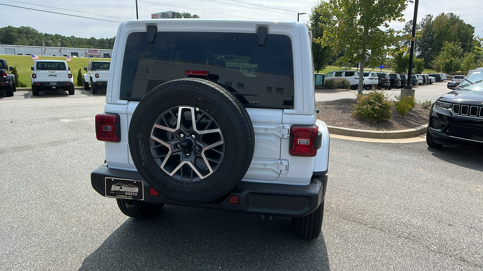 2024 Jeep Wrangler Sahara 6