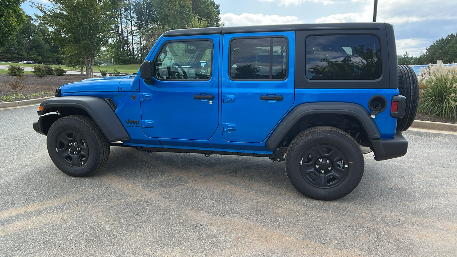 2024 Jeep Wrangler Sport 8