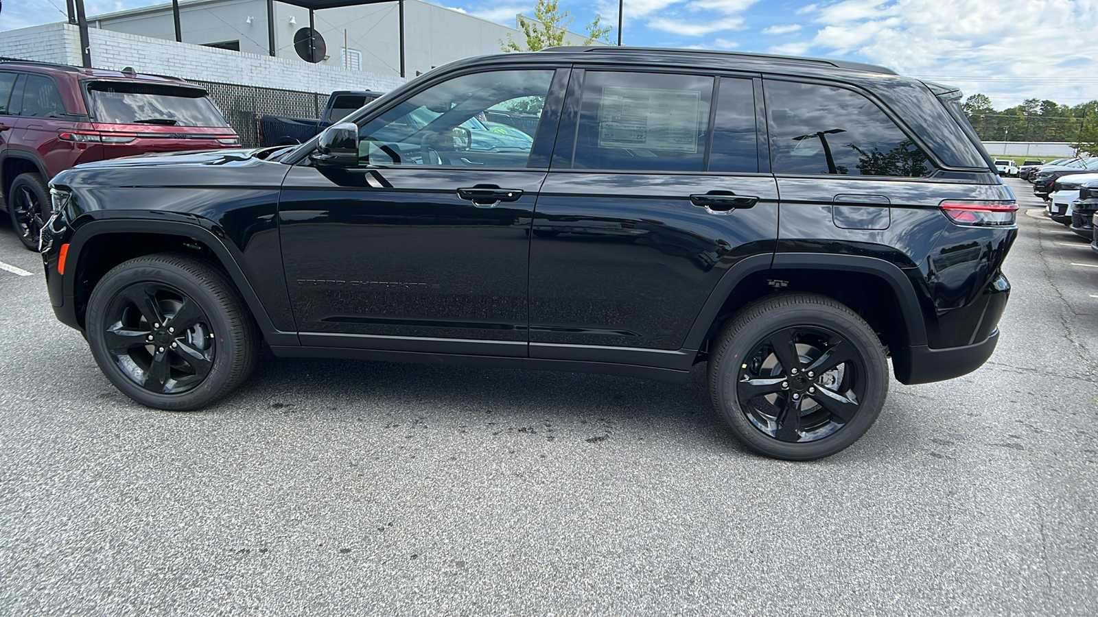 2024 Jeep Grand Cherokee Altitude 8