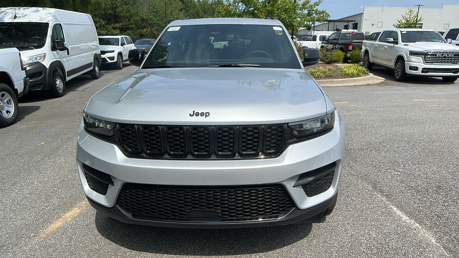 2024 Jeep Grand Cherokee Altitude 2