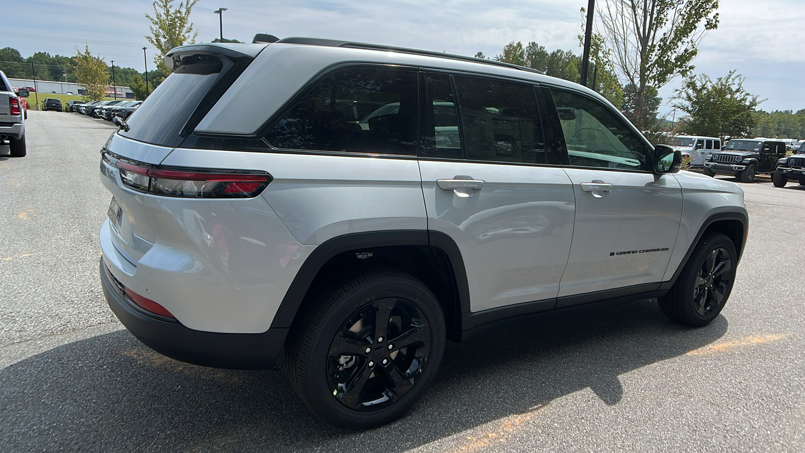 2024 Jeep Grand Cherokee Altitude 5