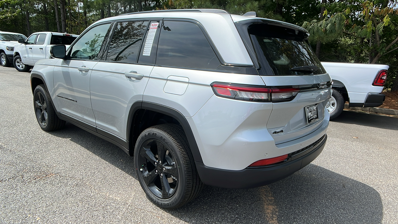 2024 Jeep Grand Cherokee Altitude 7