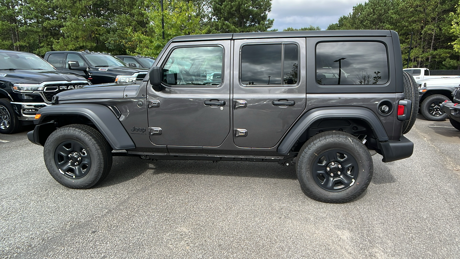 2024 Jeep Wrangler Sport 8