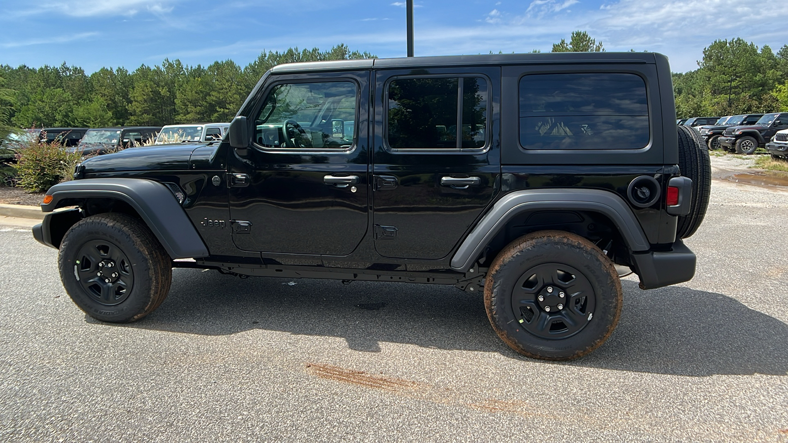 2024 Jeep Wrangler Sport 8