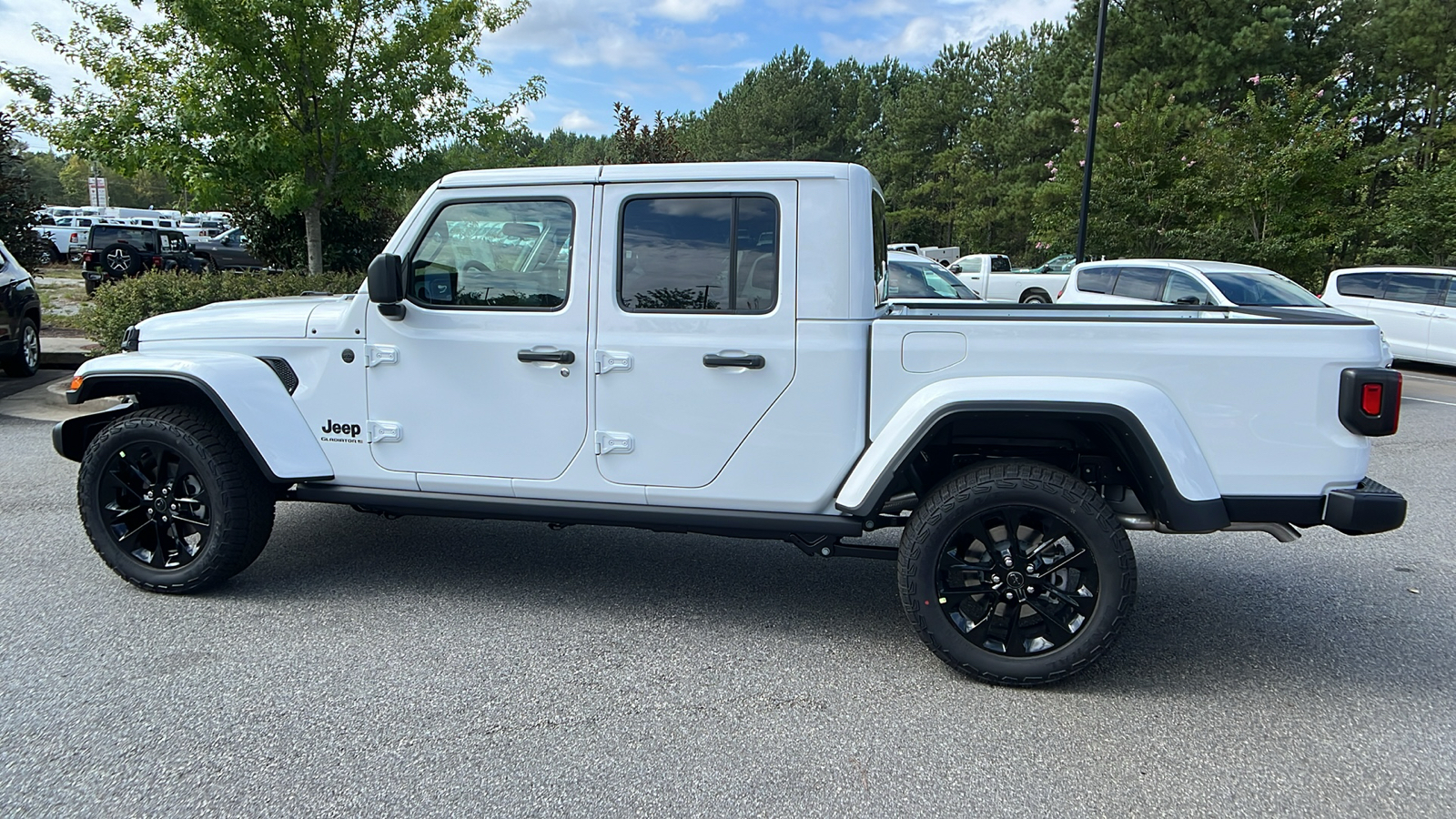 2024 Jeep Gladiator  9