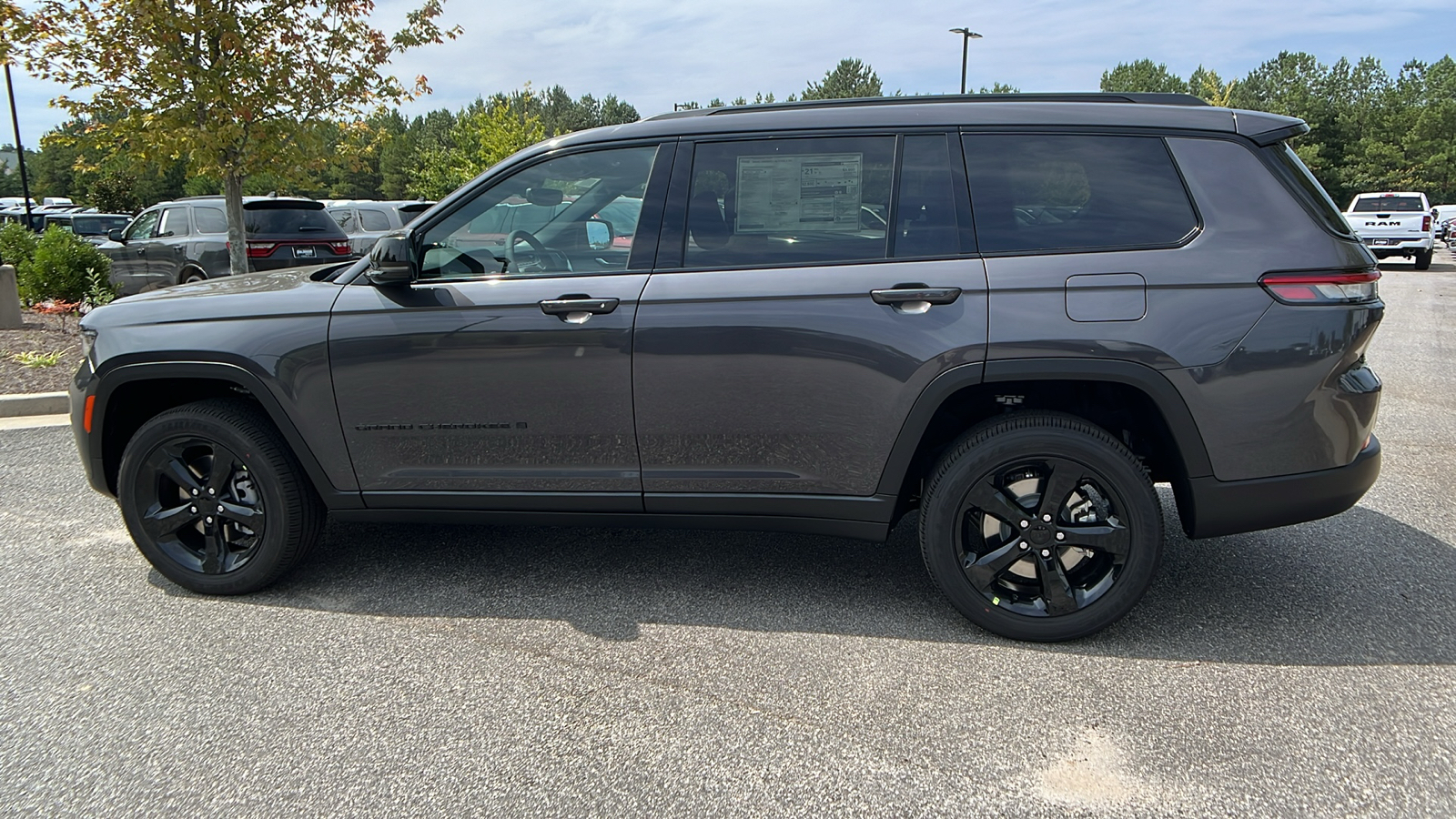 2024 Jeep Grand Cherokee L Altitude X 8