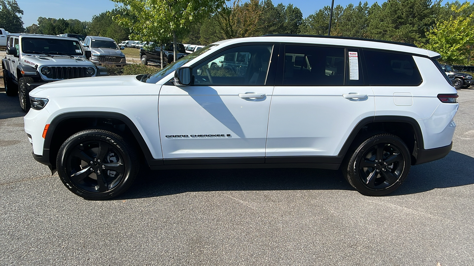 2024 Jeep Grand Cherokee L Altitude X 8