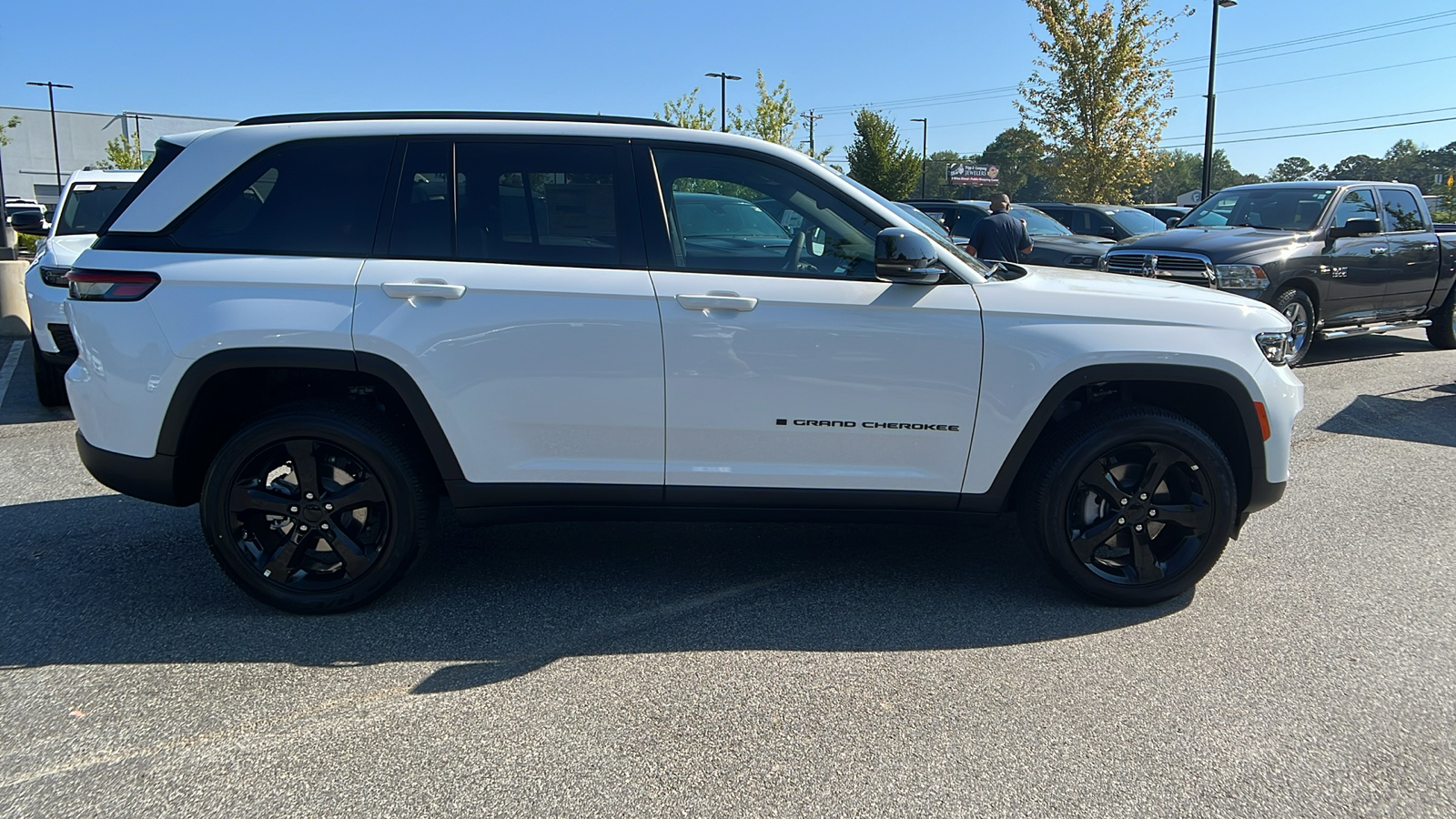 2024 Jeep Grand Cherokee Altitude 4