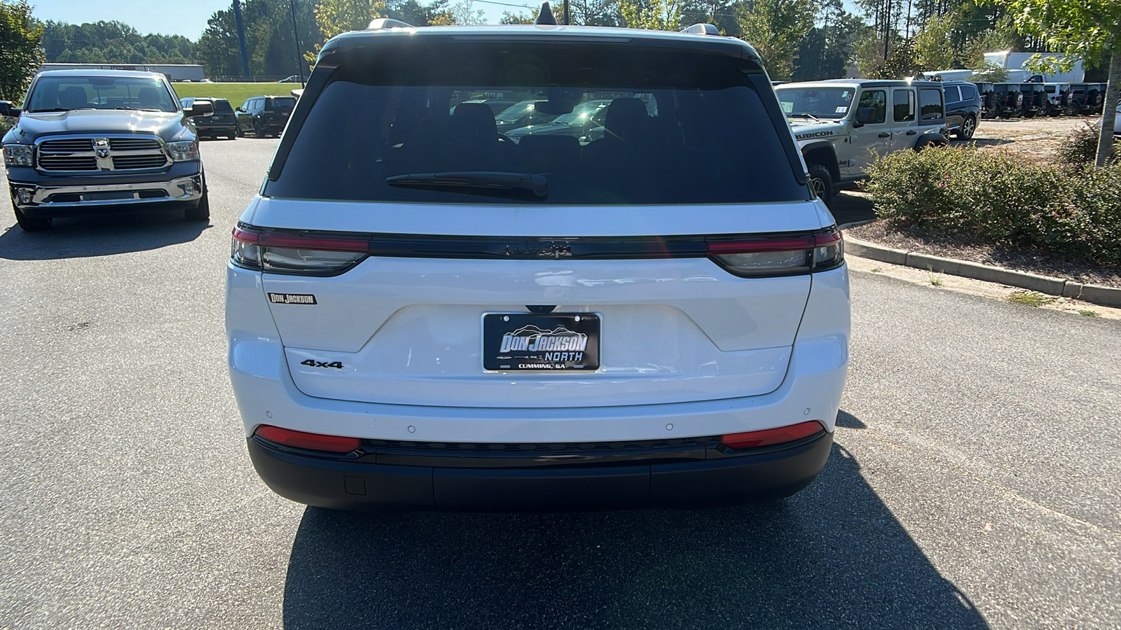 2024 Jeep Grand Cherokee Altitude 6