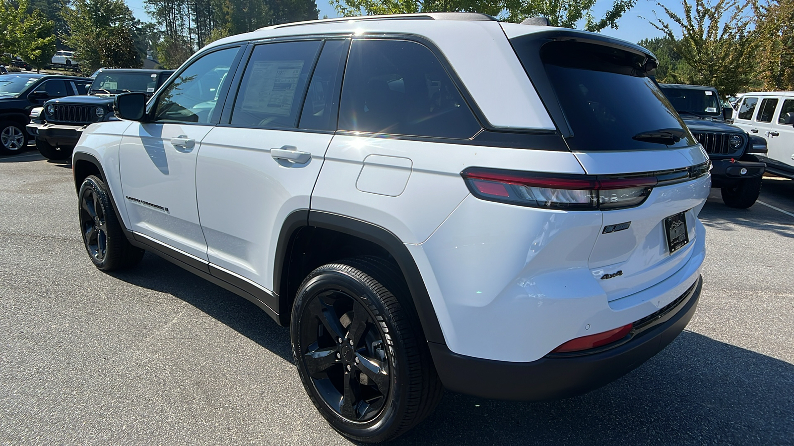 2024 Jeep Grand Cherokee Altitude 7